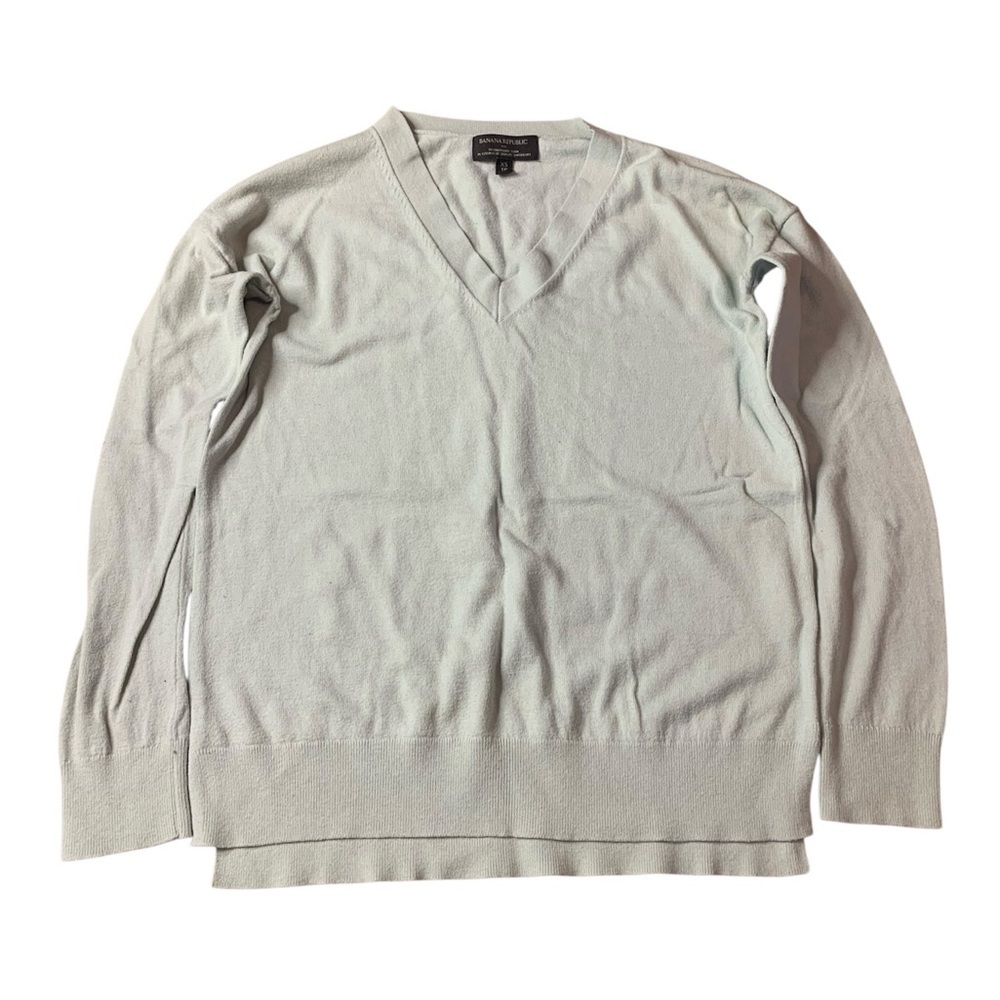 Banana Republic Premium Luxe Yarn V-Neck Sweater | Light Blue | XS